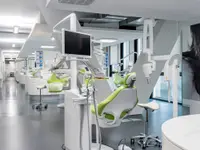 Dentalhygiene Klinik / Medi, Zentrum für medizinische Bildung - Klicken Sie, um das Bild 1 in einer Lightbox vergrössert darzustellen