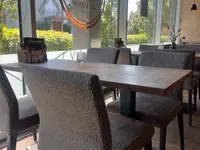 Livi's Cafe & Lounge