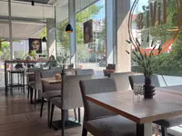 Livi's Cafe & Lounge